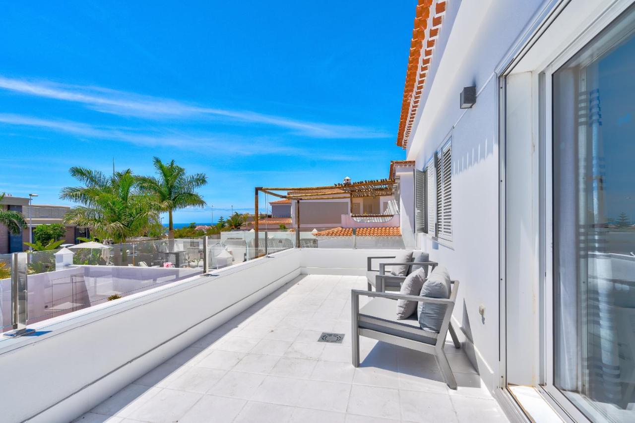 Espectacular Villa Aurora By Paramount Holidays プエルト・デ・サンティアゴ エクステリア 写真