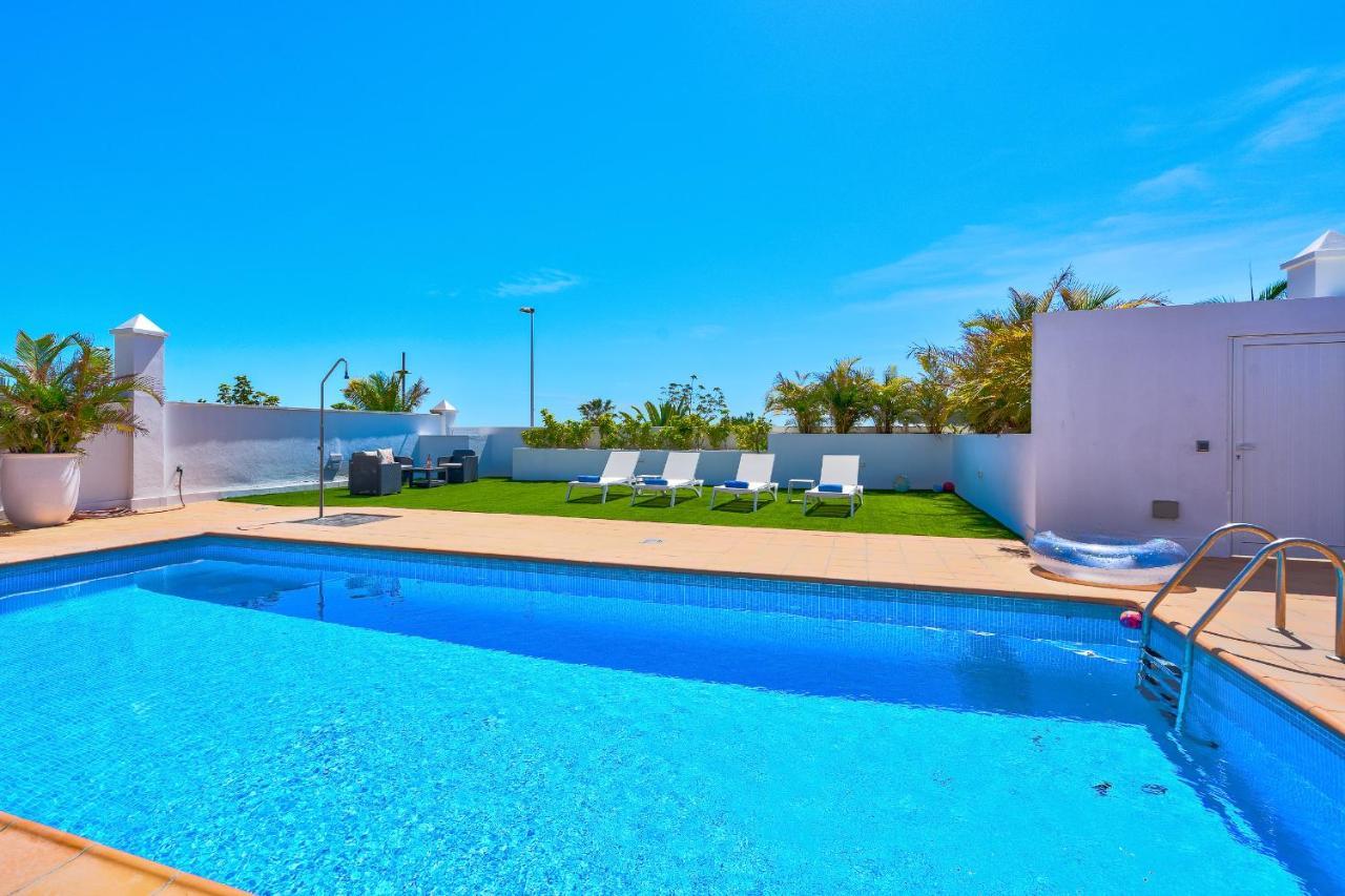Espectacular Villa Aurora By Paramount Holidays プエルト・デ・サンティアゴ エクステリア 写真