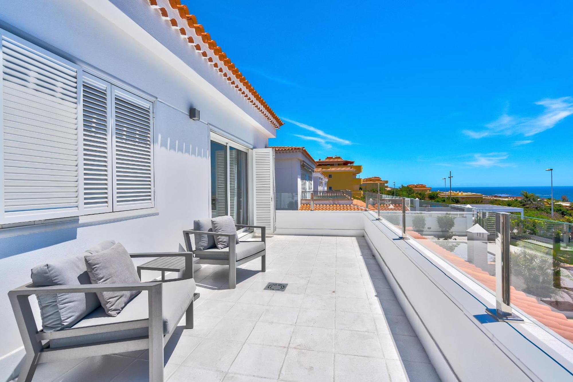Espectacular Villa Aurora By Paramount Holidays プエルト・デ・サンティアゴ エクステリア 写真