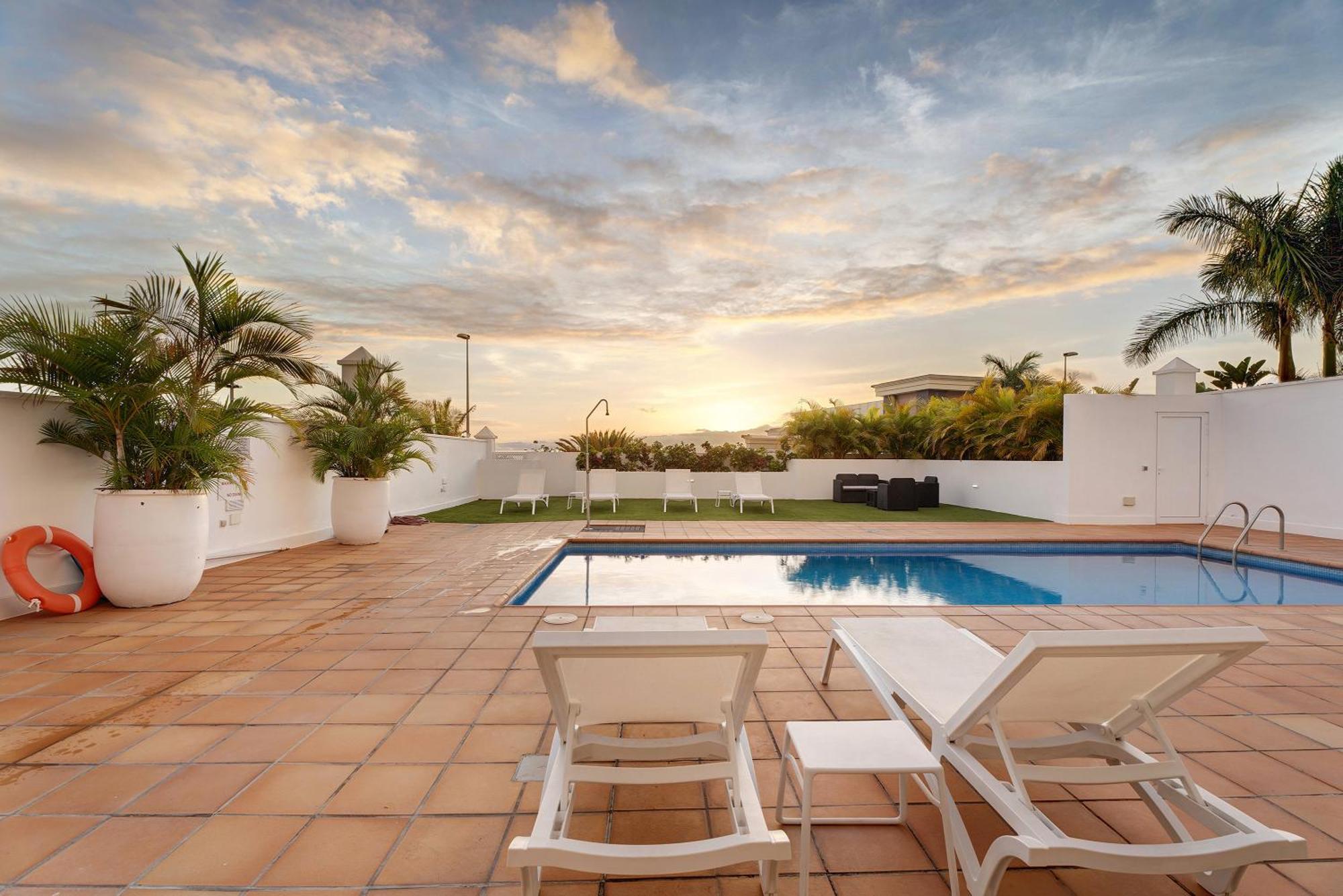 Espectacular Villa Aurora By Paramount Holidays プエルト・デ・サンティアゴ エクステリア 写真